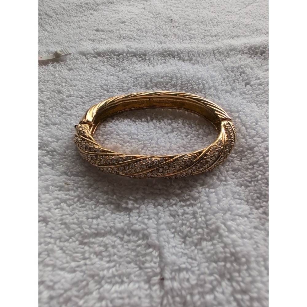 SWAROVSKI SWAN SWIRL BANGLE‎ CLEAR CRYSTALS HINGED GOLD TONE BRACELET